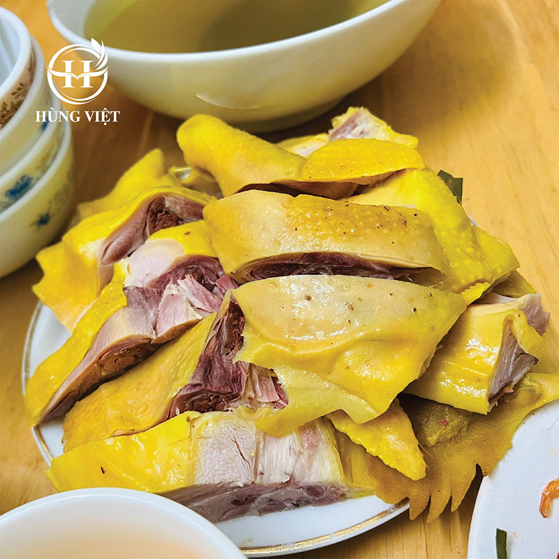 Gà hấp chín nóng hổi