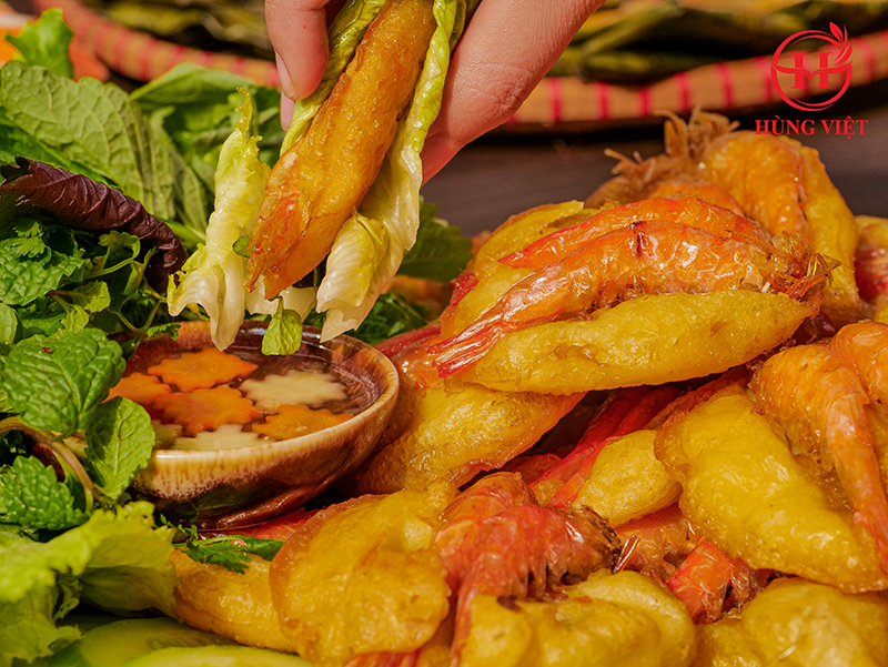 Bánh tôm Tây Hồ phảng phất hương vị dân dã, kỷ niệm của tuổi thơ Hà Nội