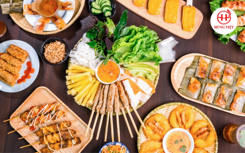 Nem lụi được ăn như món ăn vặt nem-lui-hue-3