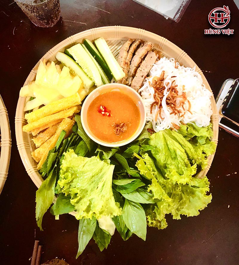 Nước chấm dẻo, màu vàng đặc sánh