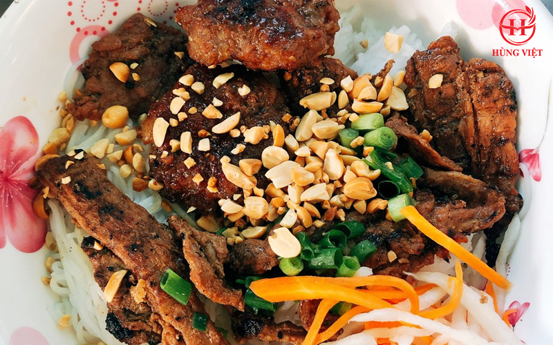 Tô bún thịt nướng thơm ngon hấp dẫn