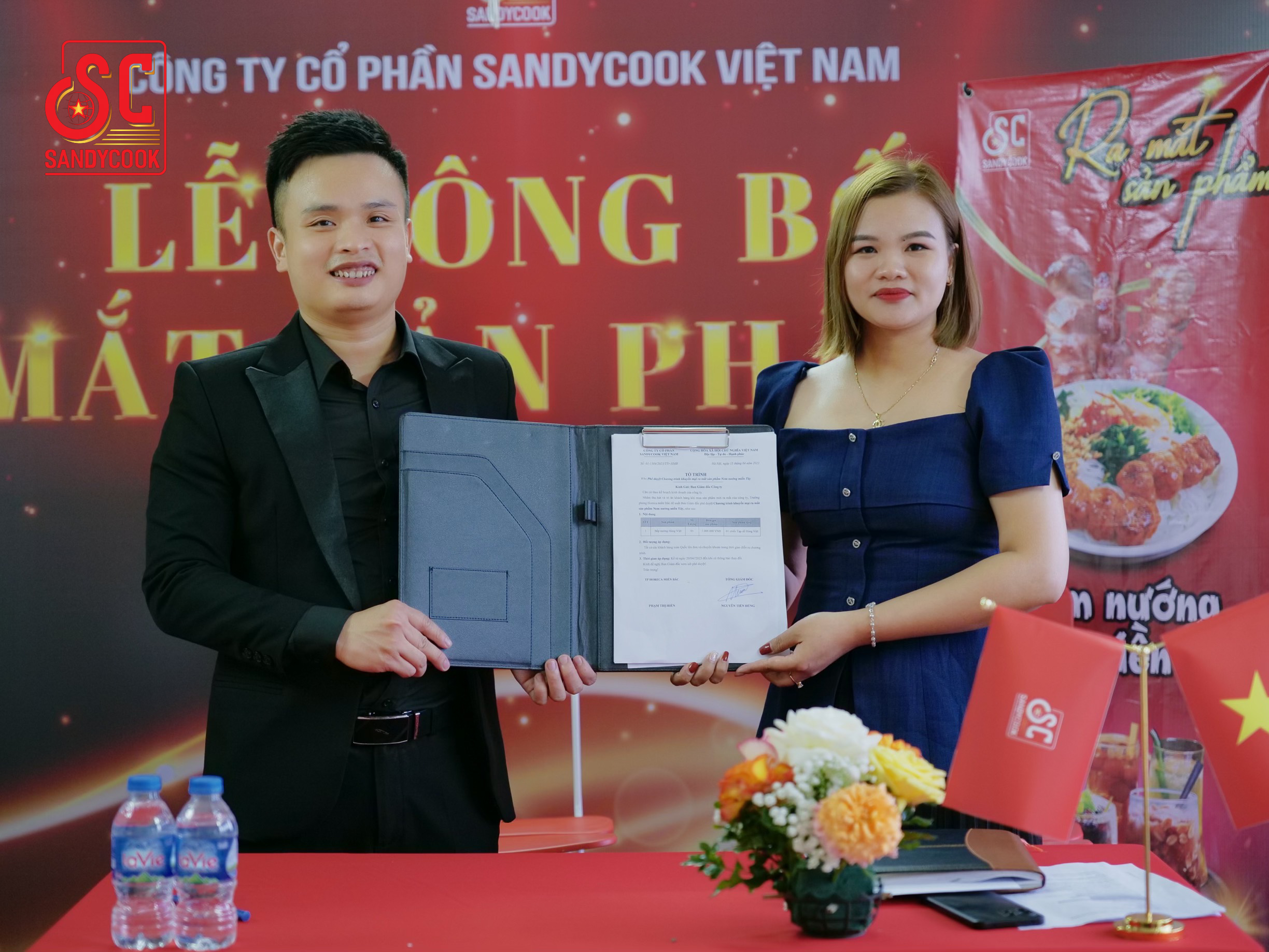 Ký kết quyết định ra mắt sản phẩm mới trong tháng 4/2023