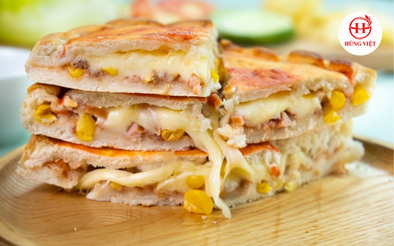 Pizza Hùng Việt nhân nhồi gấp 3 phomai mozzarella kéo sợi, béo ngậy pizza-chicago-bo-ngo-hung-viet-1