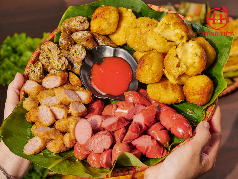 Mẹt đồ ăn vặt với đa dạng hương vị sẽ giúp chủ quán ăn dễ dàng kiếm doanh thu cao khi mở bán