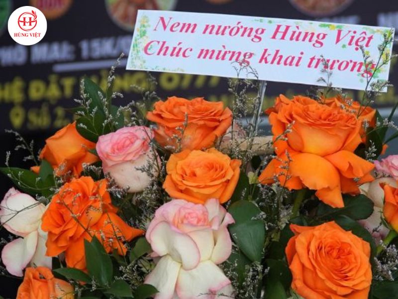 Bó hoa tươi thắm mà Hùng Việt Food dành cho đại lý mới