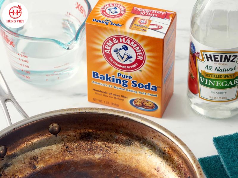 Cách làm sạch nồi inox bị cháy bằng baking soda