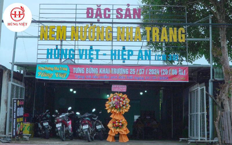 Tưng bừng khai trương đại lý Nem nướng Nha Trang Hùng Việt