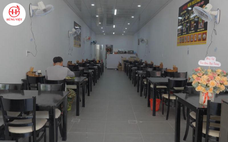 Không gian quán rộng rãi, thoáng mát