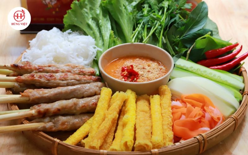 Nem lụi - Tinh hoa ẩm thực xứ Huế