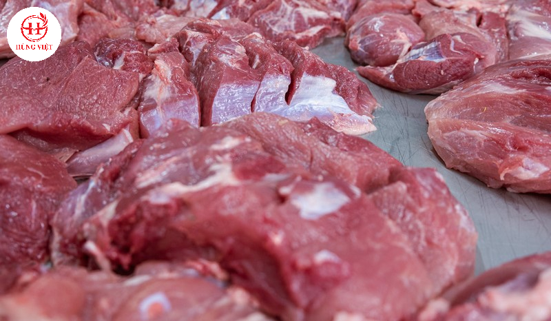 Thịt heo cần được chọn lọc kỹ càng cho món xíu mại thơm ngon