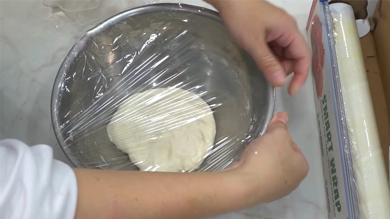 Ủ bột bánh tôm trong 2 tiếng