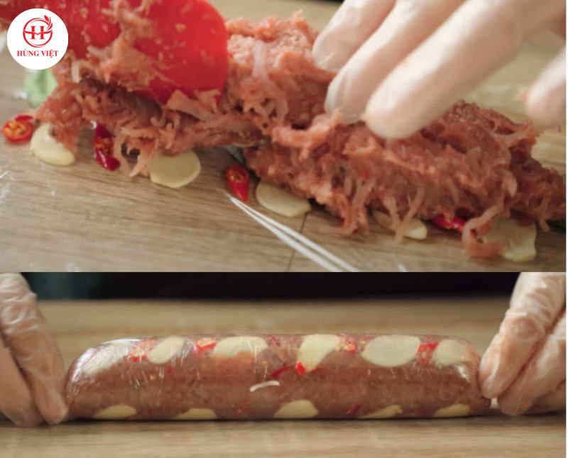 Cuộn nem chua bằng màng bọc thực phẩm