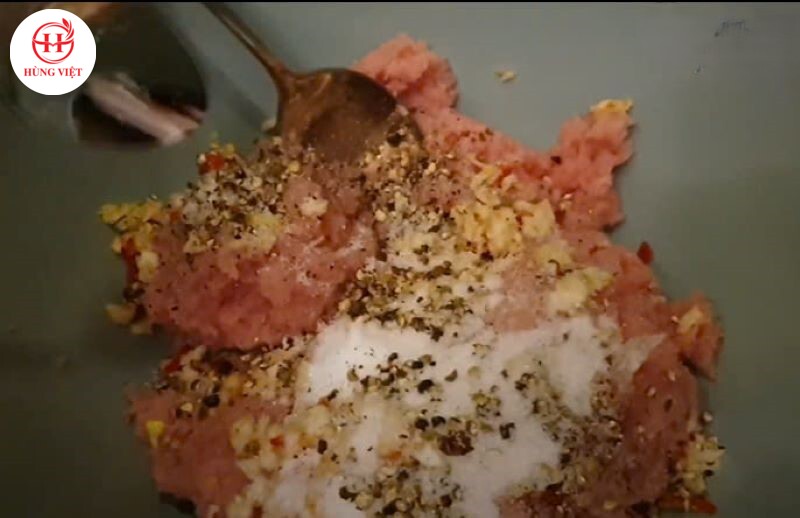 Trộn nguyên liệu 