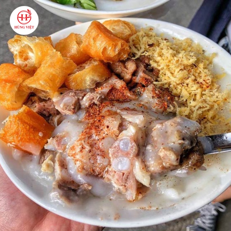 Cháo sườn nóng hổi, thơm ngon “hết nước chấm”