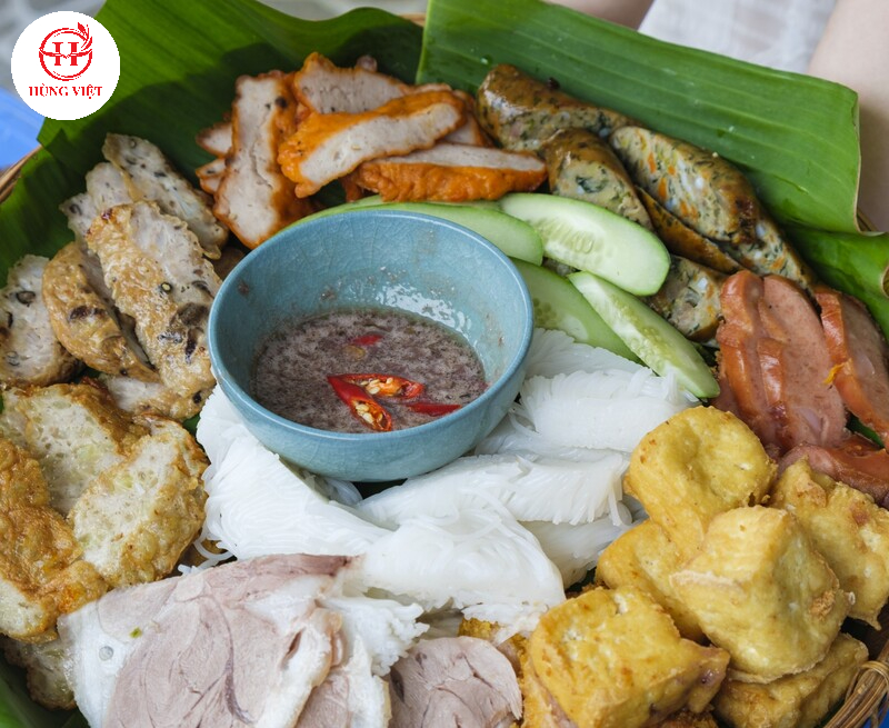 Bún đậu mắm tôm cùng dồi sụn