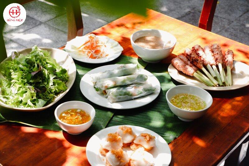 Các món ăn đặc sản Huế