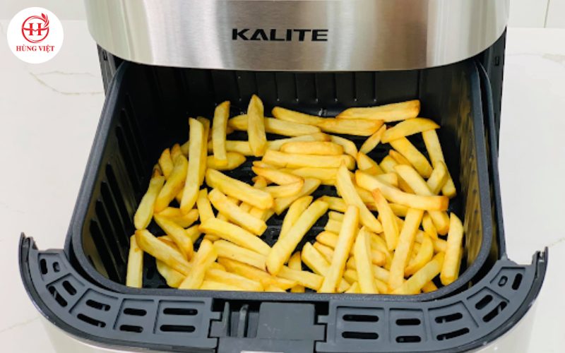 Chiên khoai tây bằng nồi chiên không dầu