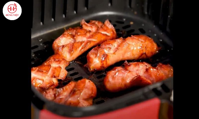 Khía lạp xưởng trước khi nướng