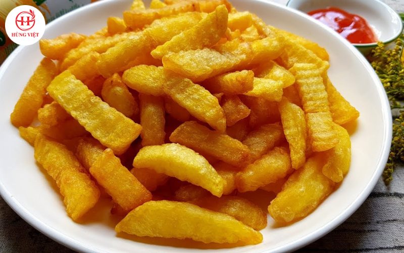 Chiên khoai tây vàng đều