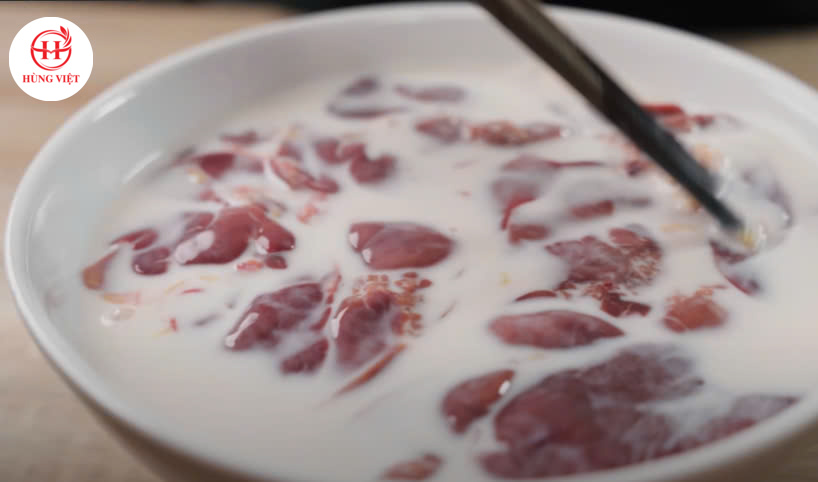 Ngâm gan với sữa tươi 