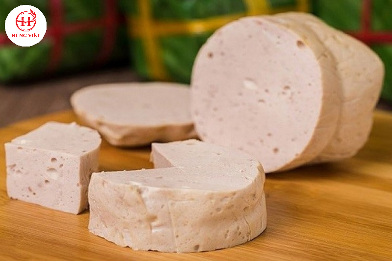 Giò tươi ngon sẽ có độ đàn hồi