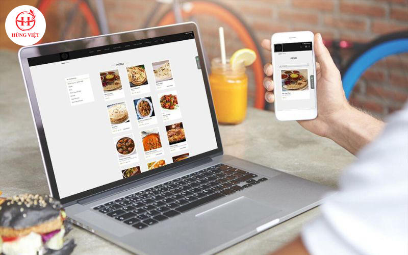 Quảng bá món ăn trên Internet giúp mở rộng đối tượng khách hàng.