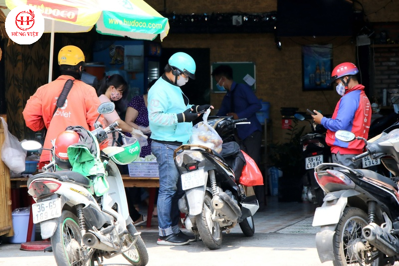 Các nền tảng đặt đồ ăn online thu hút lượng lớn khách hàng