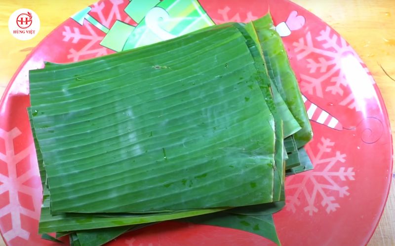 Chuẩn bị lá chuối