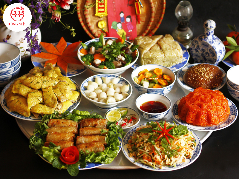 Mâm cỗ Tết thơm ngon với đầy đủ màu sắc