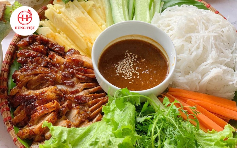 Mắm nêm là một phần không thể thiếu trong các món cuốn