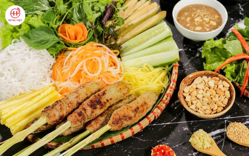 Nem lụi Huế có calo khoảng 467 calo trên 1 suất