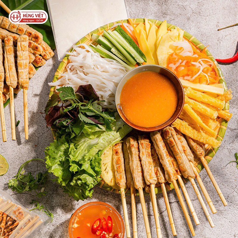 nem lụi huế hùng việt