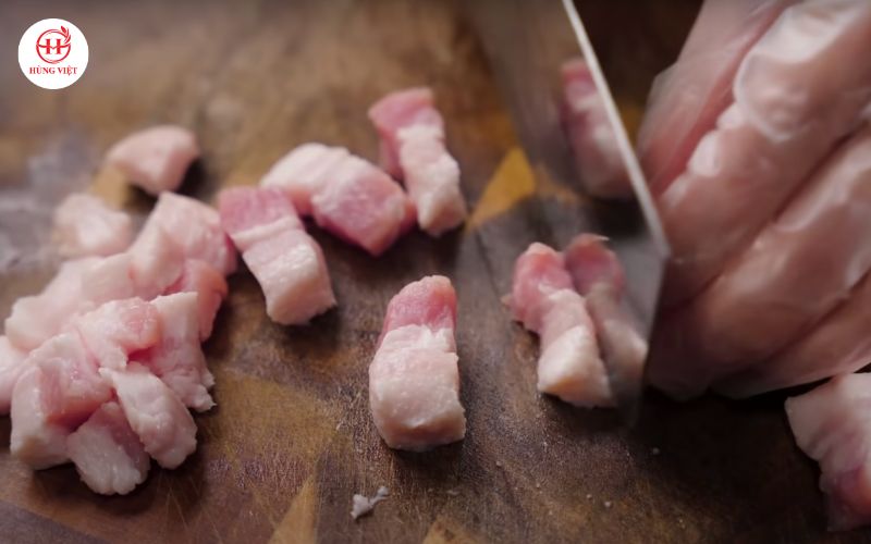 Thái ba chỉ thành miếng vừa ăn