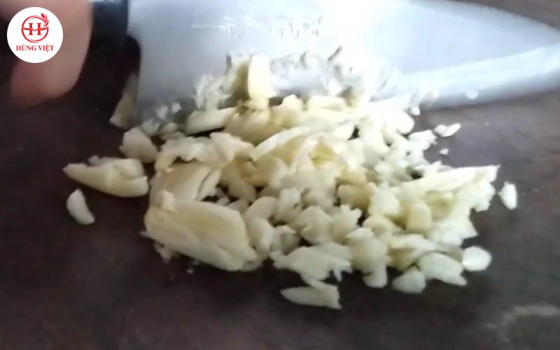 Băm nhỏ tỏi