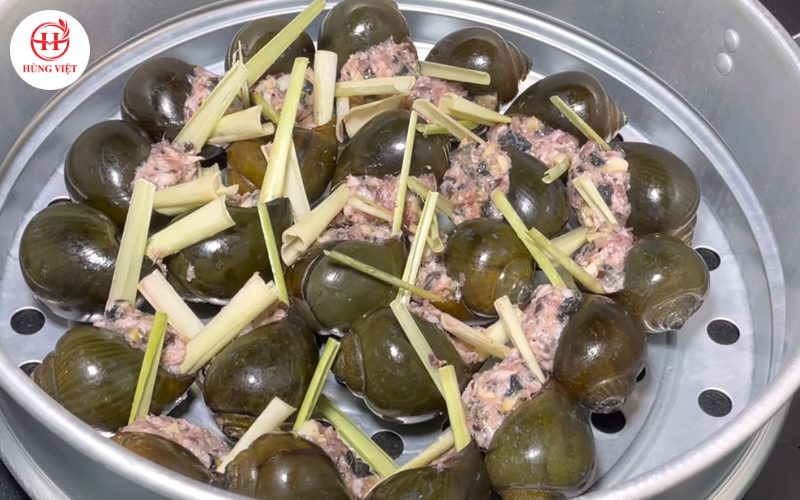 Cho ốc vào nồi hấp