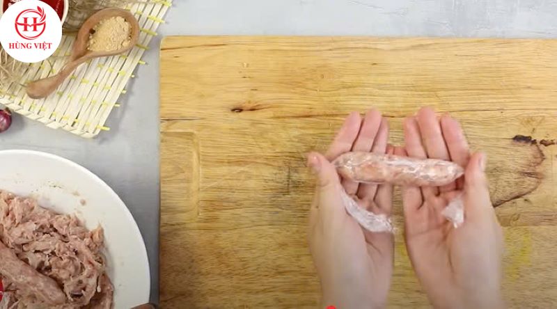 Gói nem thành từng miếng