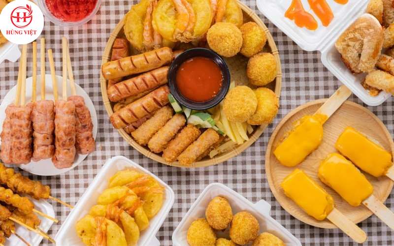 Kinh doanh nem chua rán cùng đồ ăn vặt