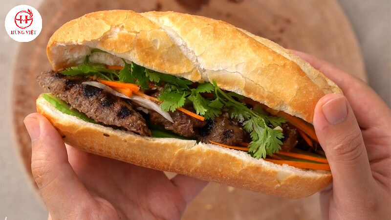Bánh mì thịt xiên nướng