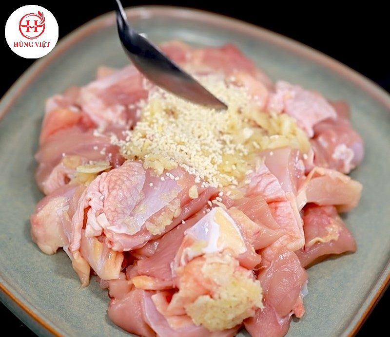 Ướp gà ít nhất 30 phút