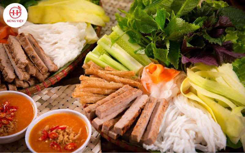 Nem nướng Ninh Hòa có sức hấp dẫn đặc biệt với thực khách.