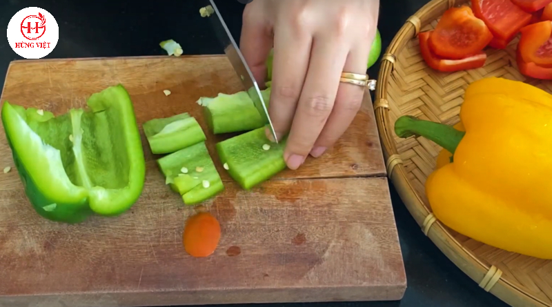 Cắt ớt chuông