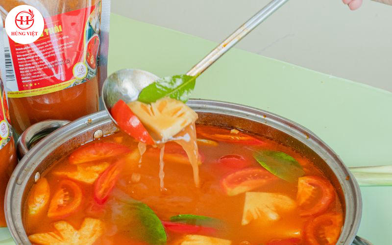 Lẩu Thái là món ăn nổi bật trong thực đơn của các quán ăn.