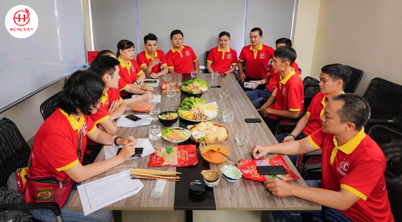 Hùng Việt với hơn 10 năm kinh nghiệm trong ngành