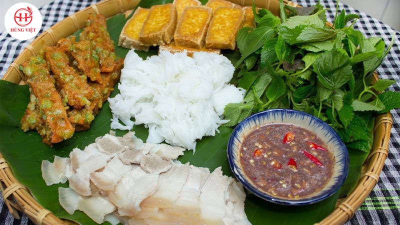Ăn chả cốm kết hợp bún đậu mắm tôm