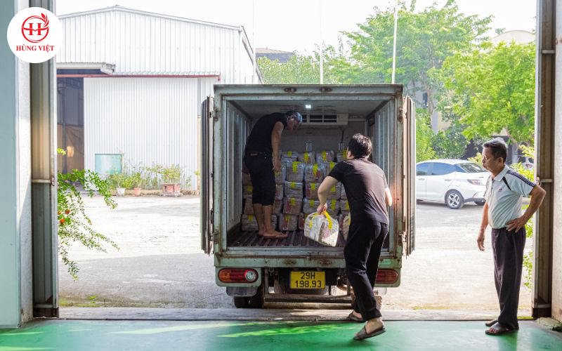 Ưu tiên chọn những đơn vị cung cấp có dịch vụ giao hàng nhanh chóng, chất lượng.