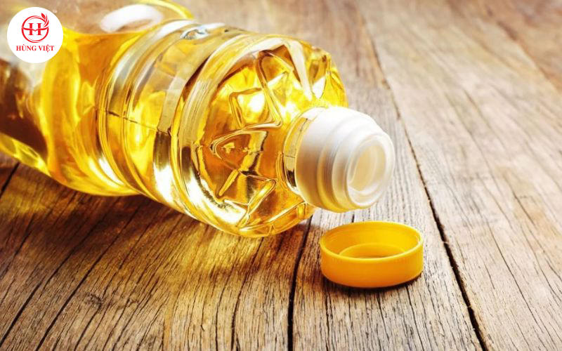 Dầu ăn sau khi sử dụng cần phải đậy nắp kín.