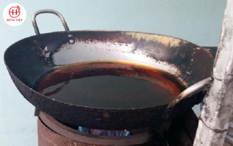 Dầu ăn thải có thể đem bán cho các đơn vị thu gom.