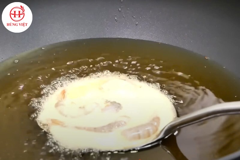 Chiên bánh tôm đúng cách