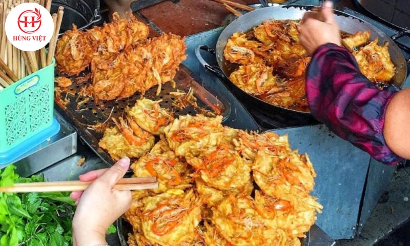 Đa dạng mô hình kinh doanh bánh tôm