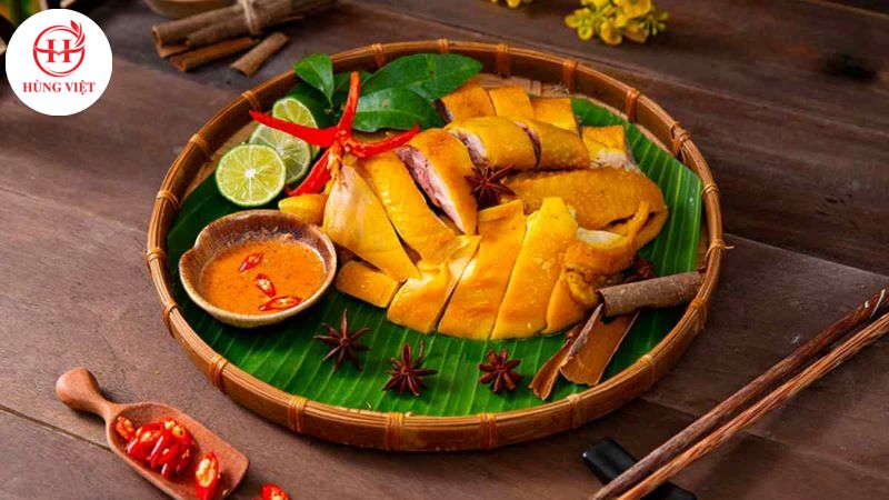 Gà ủ muối chế biến sẵn là món chính tiện lợi